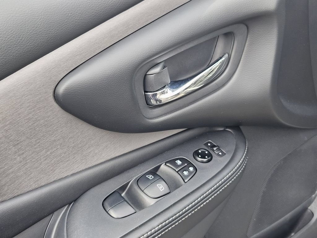 Used 2023 Nissan Murano SV AWD/4WD image 11
