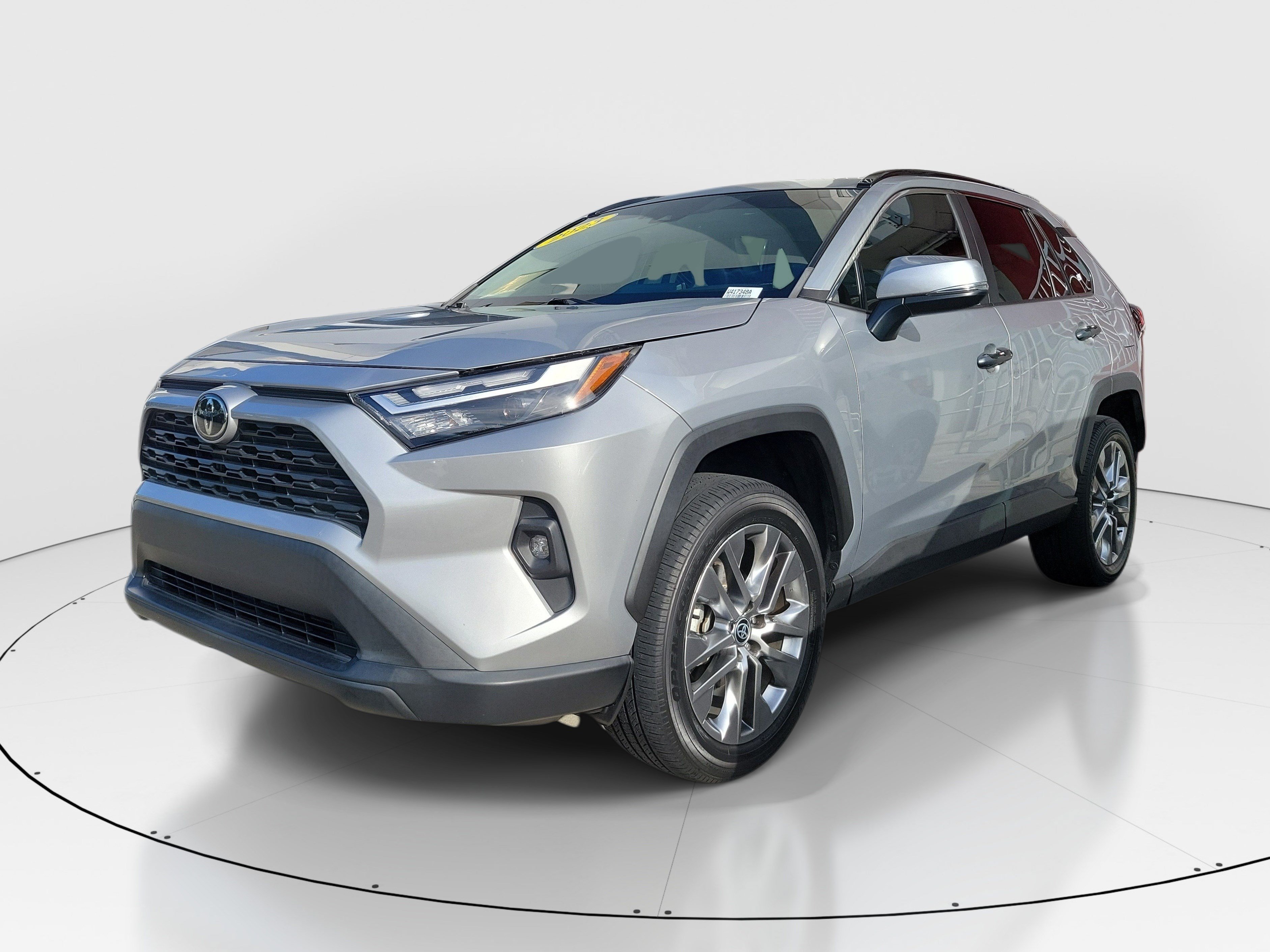 Used 2023 Toyota RAV4 XLE Premium FWD image 3