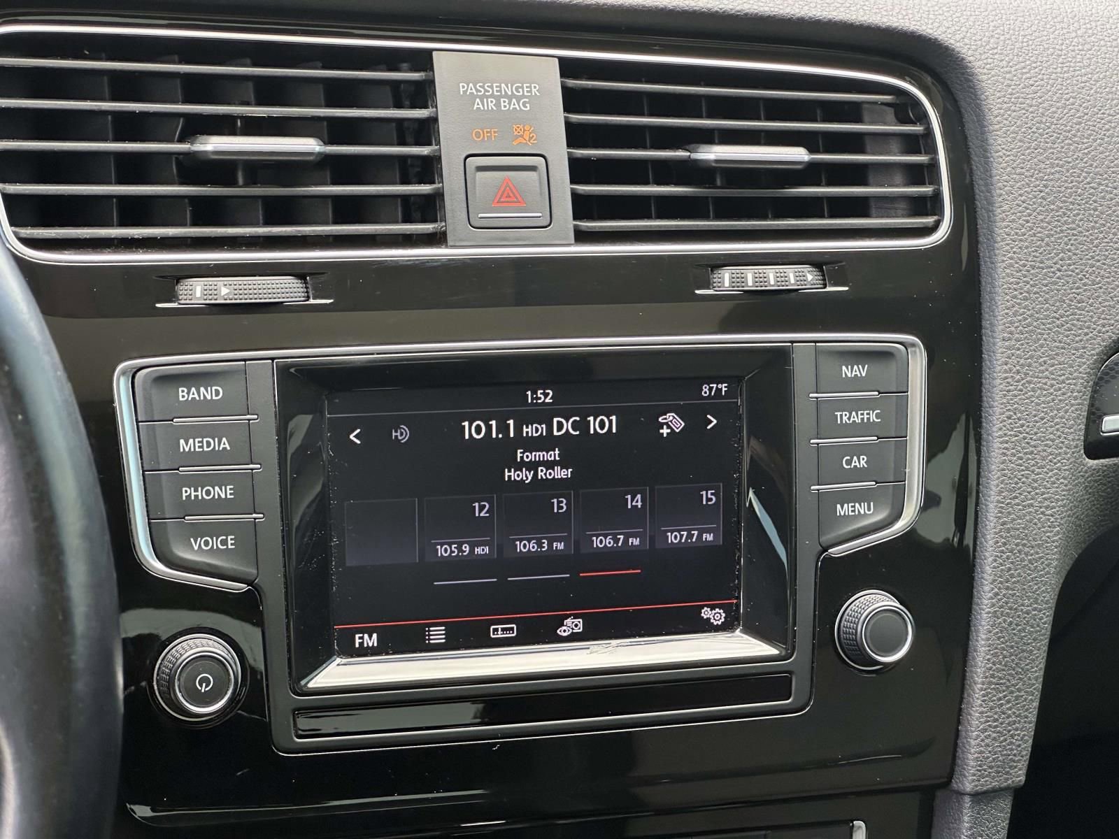 Used 2015 Volkswagen Golf TDI SEL image 16