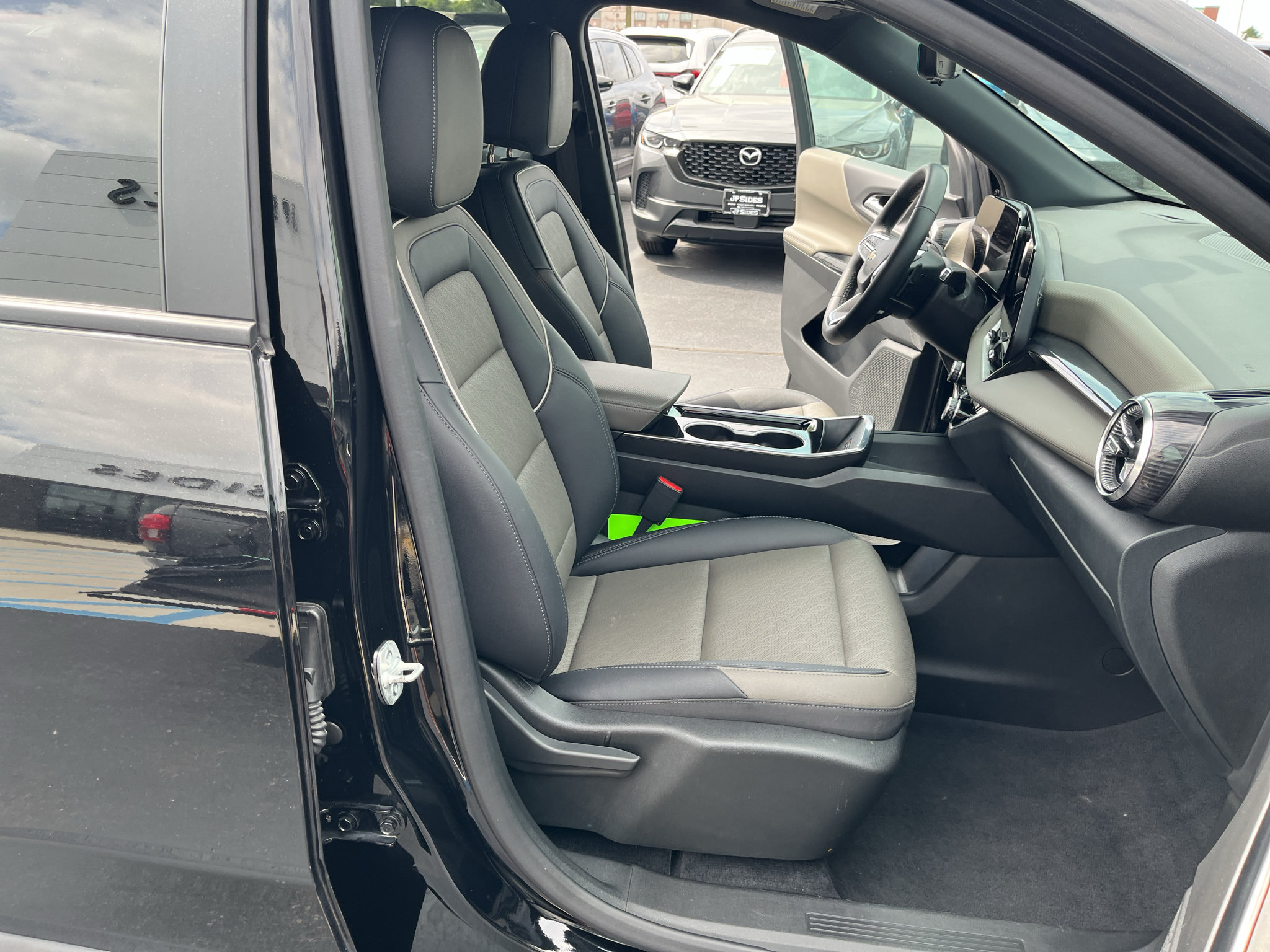Used 2025 Chevrolet Equinox LT w/ Convenience Package II AWD/4WD image 53