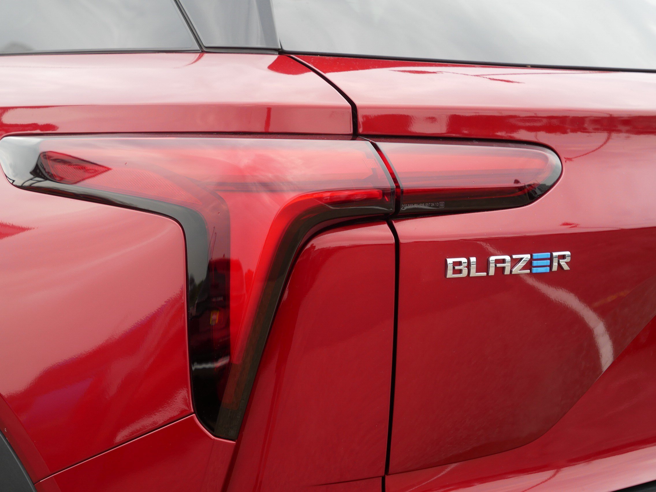 Used 2024 Chevrolet Blazer EV LT AWD/4WD image 17