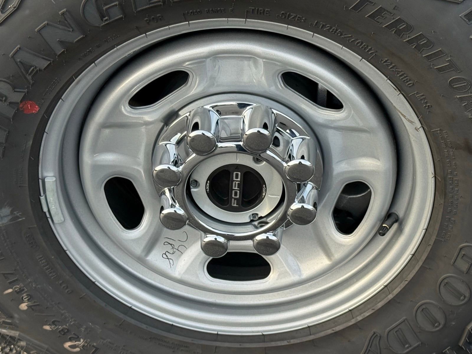 New 2026 Ford F350 4x4 Regular Cab Super Duty image 13