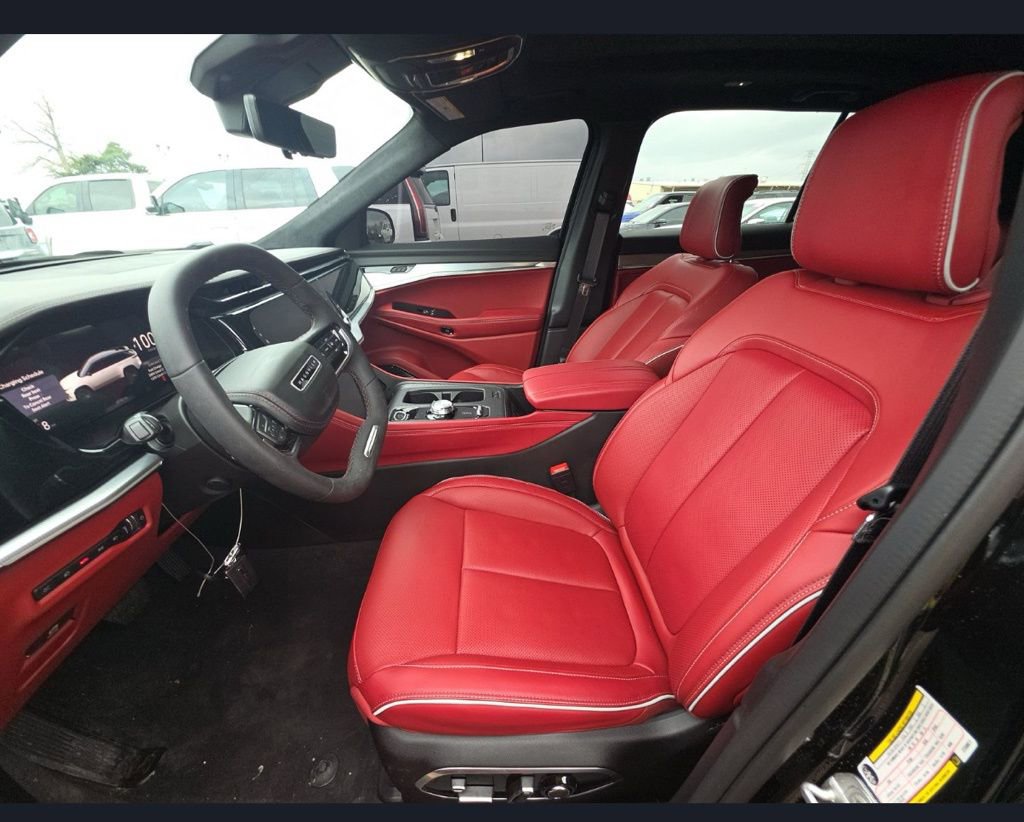 Used 2025 Jeep Wagoneer S Launch Edition image 3