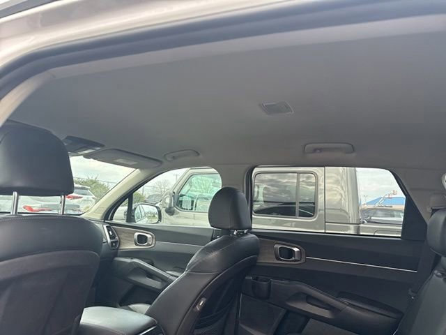 Used 2022 Kia Sorento S image 16
