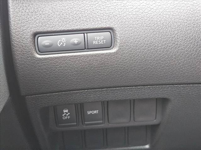 Used 2014 Nissan Rogue SV FWD image 14