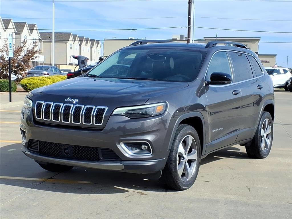 Used 2022 Jeep Cherokee Limited image 3