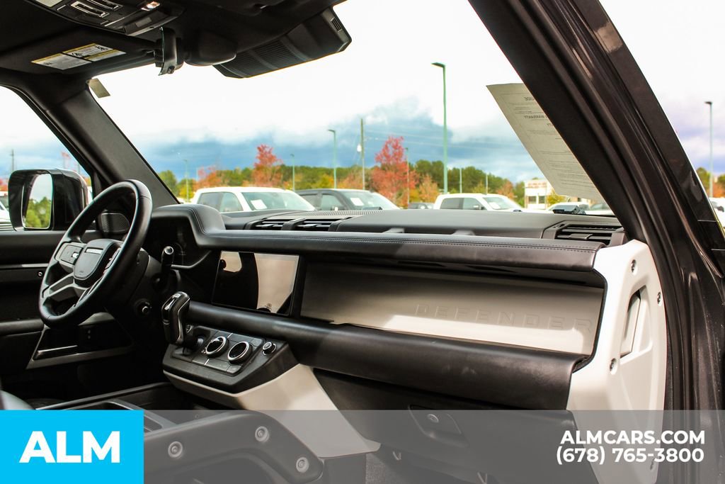 Used 2024 Land Rover Defender 110 X-Dynamic SE image 25