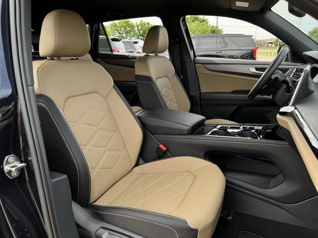 Used 2025 Volkswagen Atlas Cross Sport SE AWD/4WD image 32