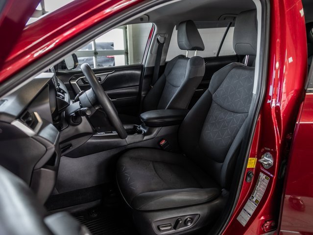 Used 2021 Toyota RAV4 XLE image 10