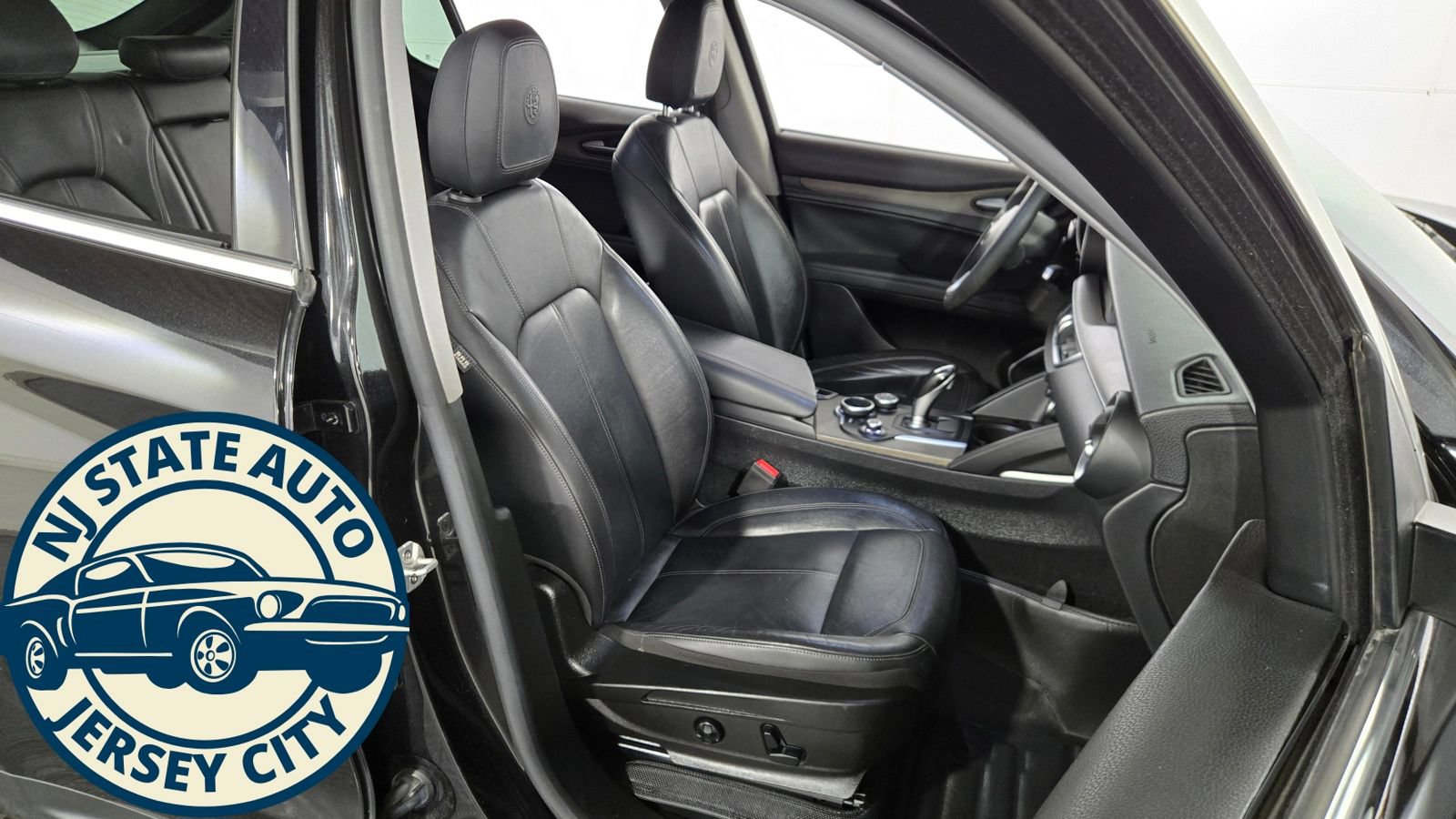 Used 2018 Alfa Romeo Stelvio Ti AWD/4WD image 39