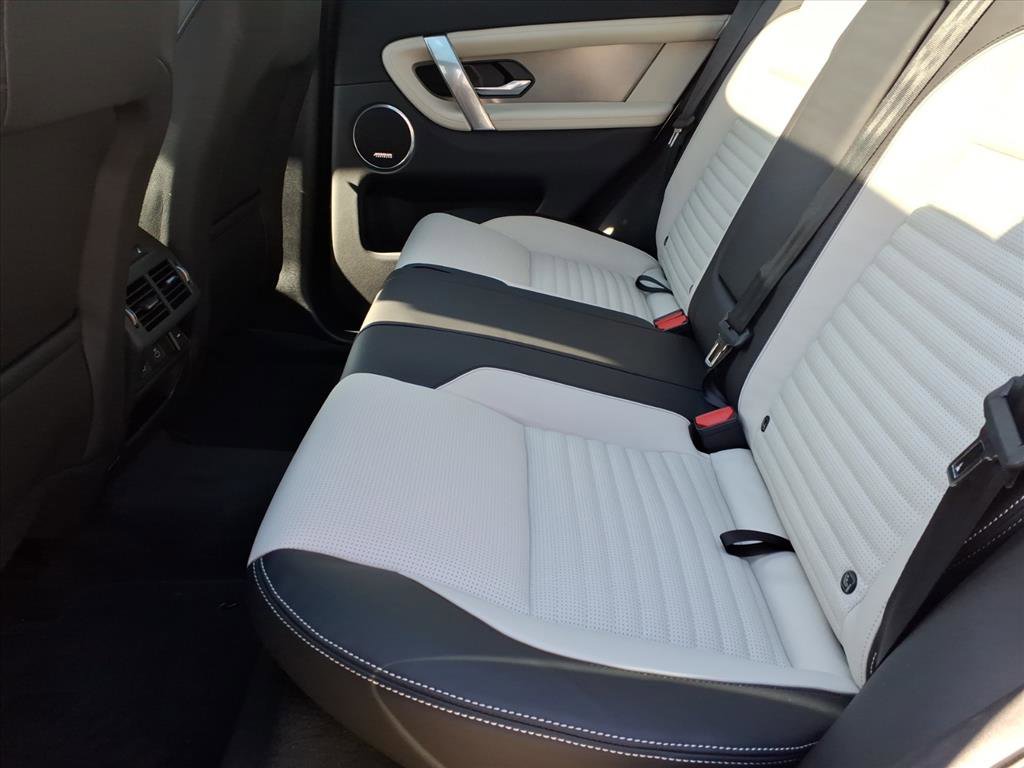 New 2026 Land Rover Discovery Sport Landmark image 5