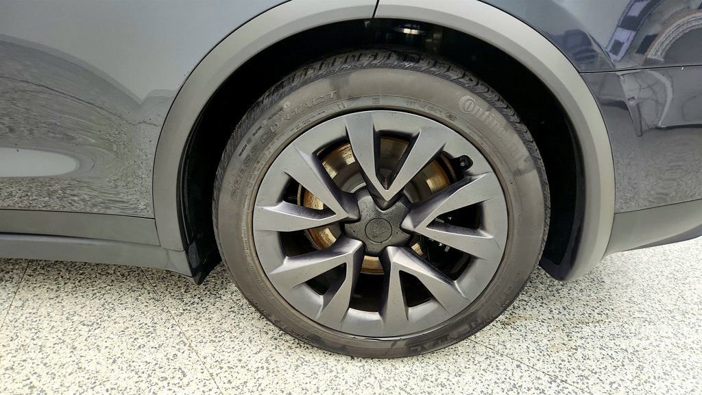 Used 2024 Tesla Model X image 9