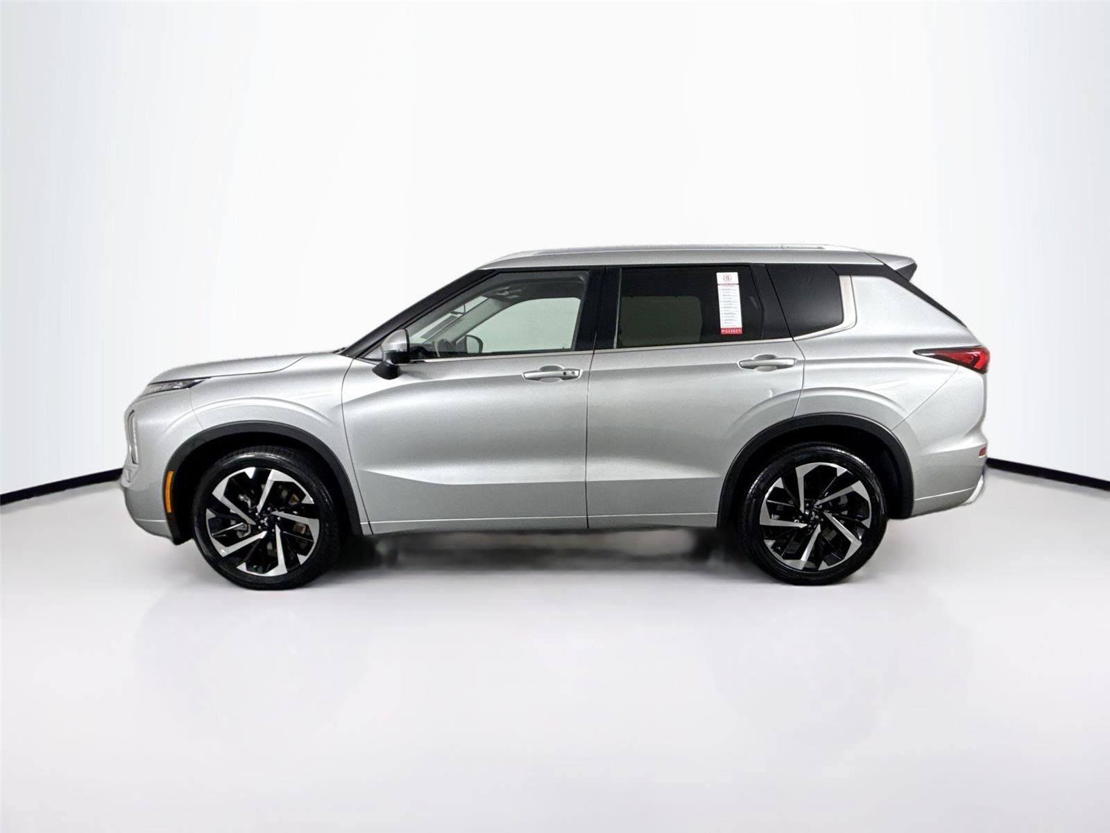 Used 2024 Mitsubishi Outlander SEL FWD image 14
