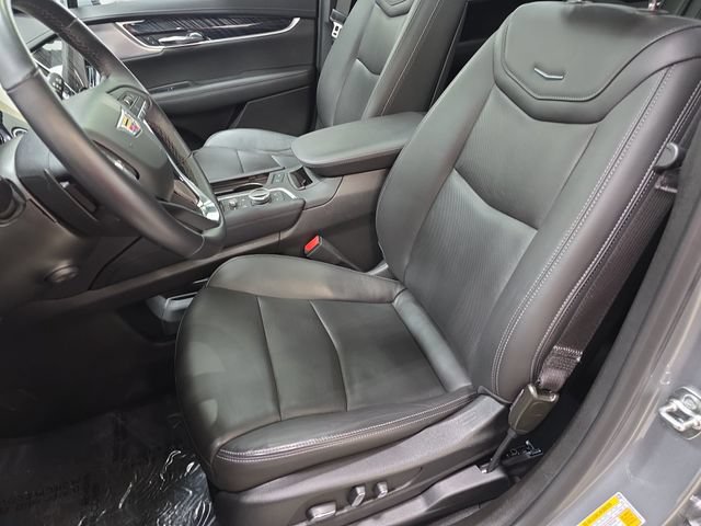 Certified 2025 Cadillac XT6 Premium Luxury FWD image 11
