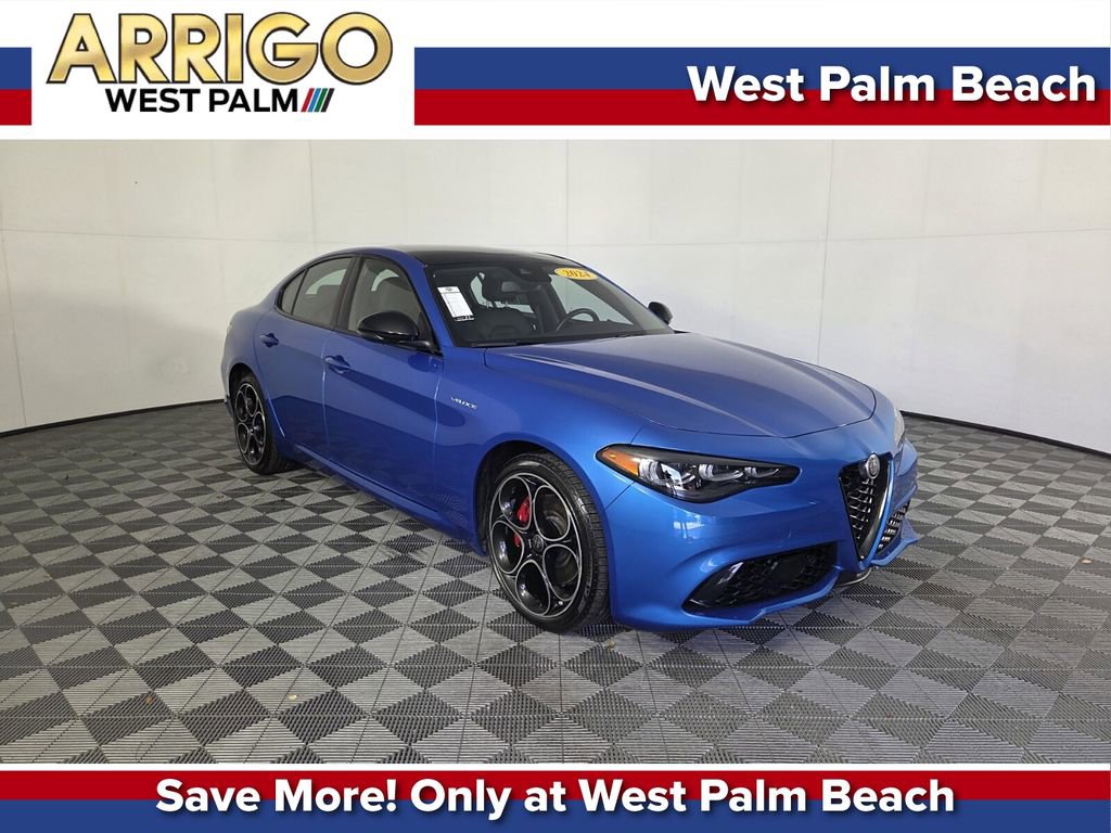 Used 2024 Alfa Romeo Giulia Veloce AWD/4WD image 1