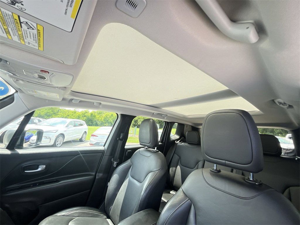 Used 2021 Jeep Renegade Limited w/ Sun & Sound Group image 22