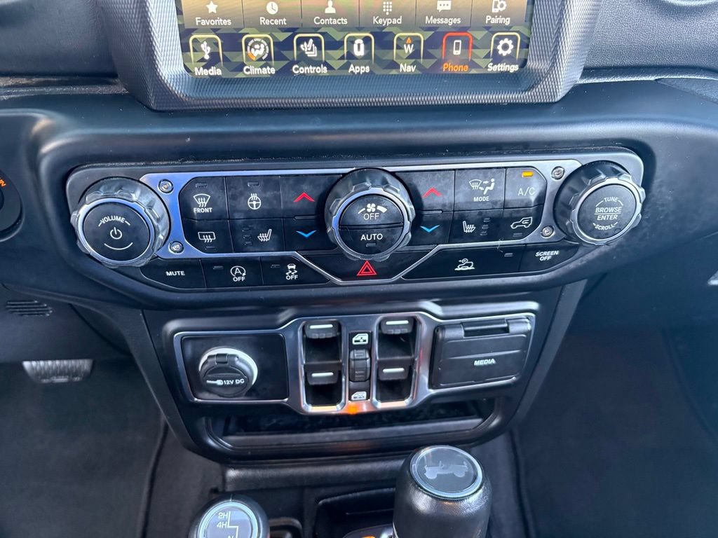 Used 2022 Jeep Wrangler Unlimited Sahara w/ LED Lighting Group AWD/4WD image 25