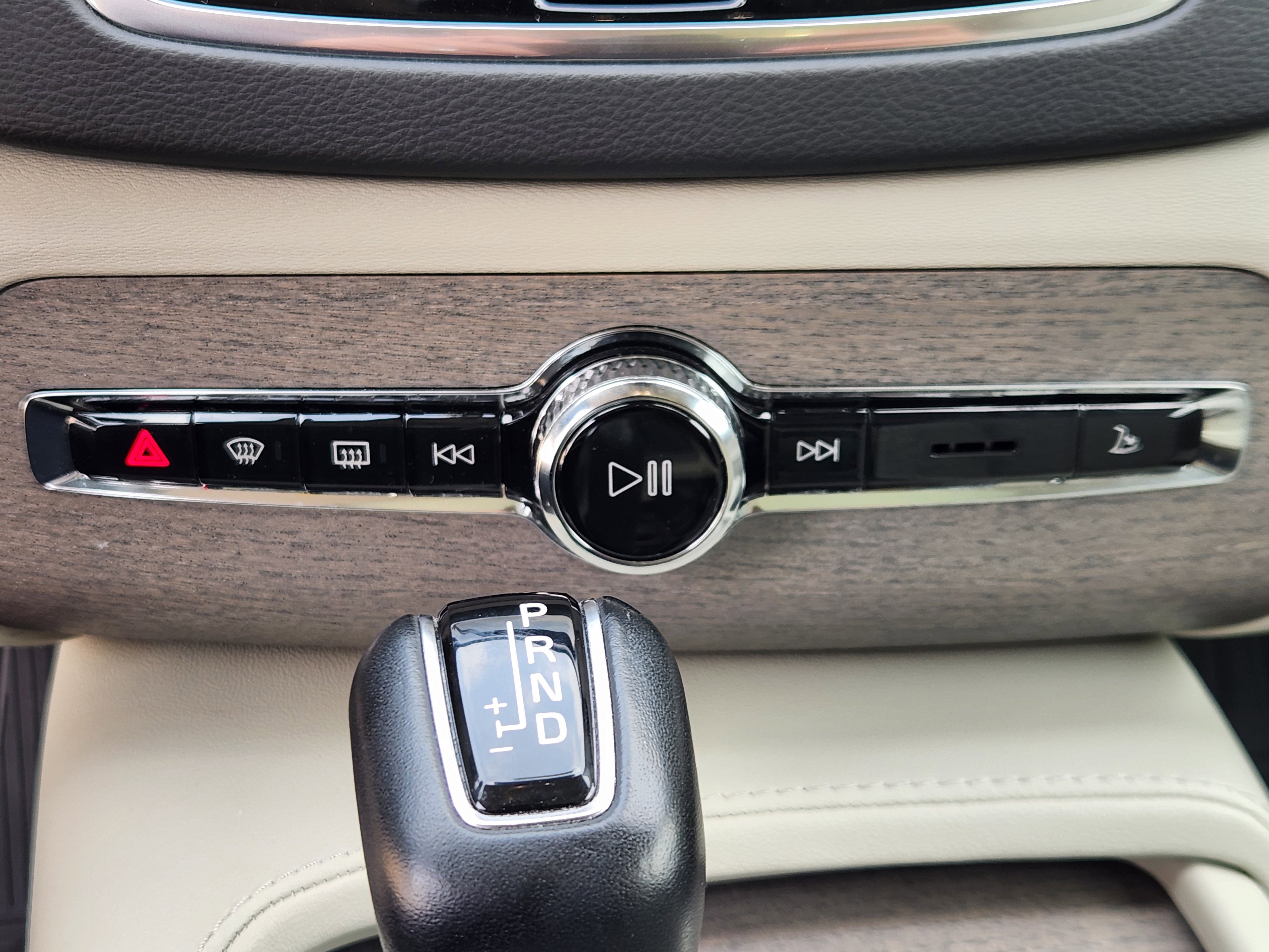 Used 2022 Volvo XC90 T6 Inscription w/ Advanced Package image 23