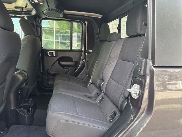 Used 2021 Jeep Gladiator Sport image 15