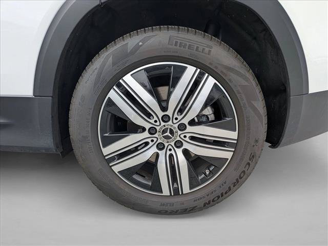 Used 2025 Mercedes-Benz EQB 300 4MATIC image 16