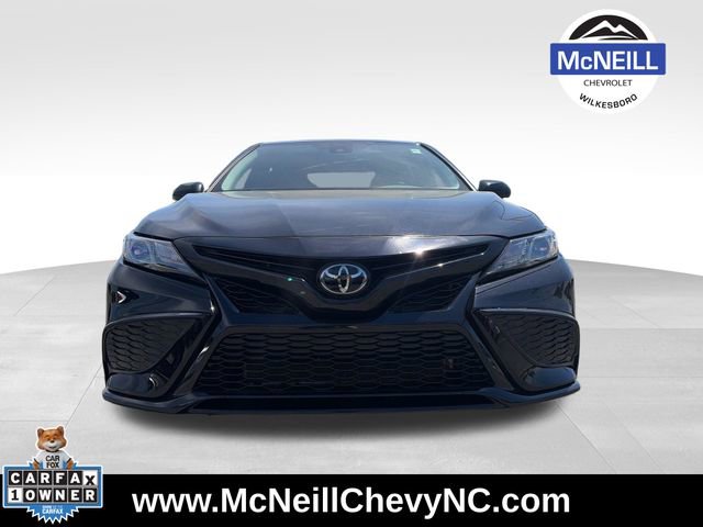 Used 2023 Toyota Camry SE FWD image 2