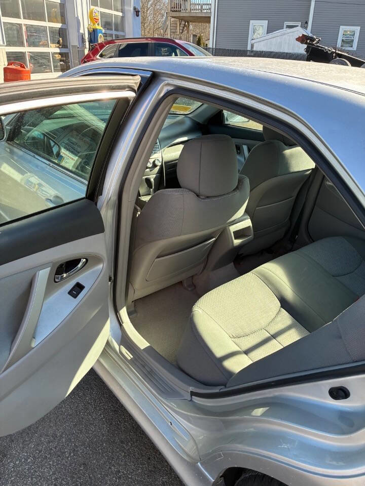 Used 2011 Toyota Camry SE image 13