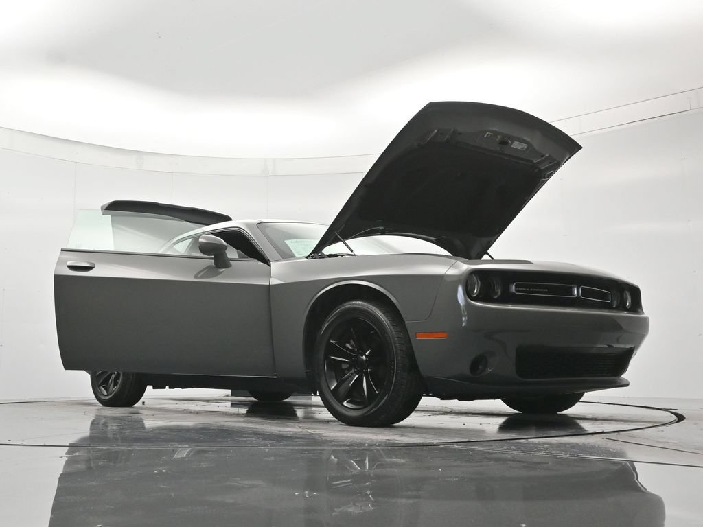 Used 2023 Dodge Challenger SXT RWD image 47