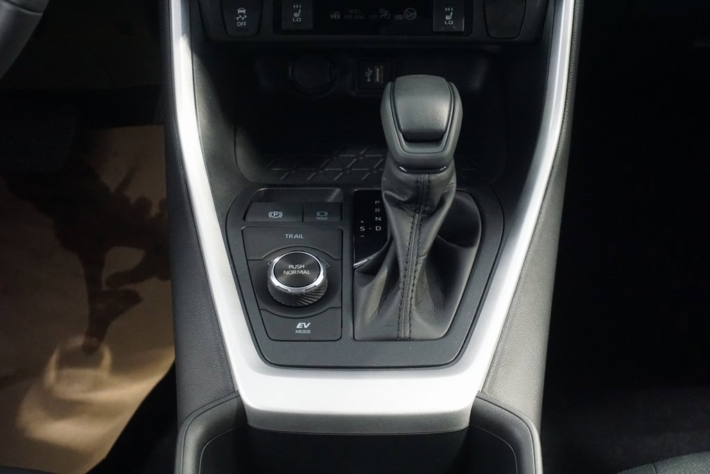 New 2025 Toyota RAV4 XLE image 33