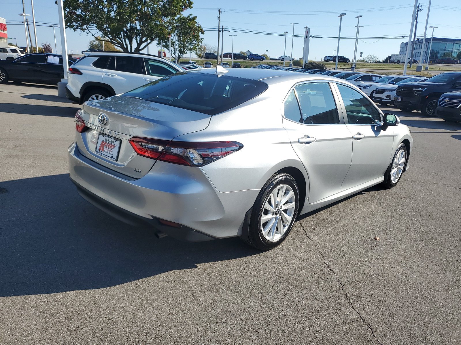 Used 2024 Toyota Camry LE FWD image 4
