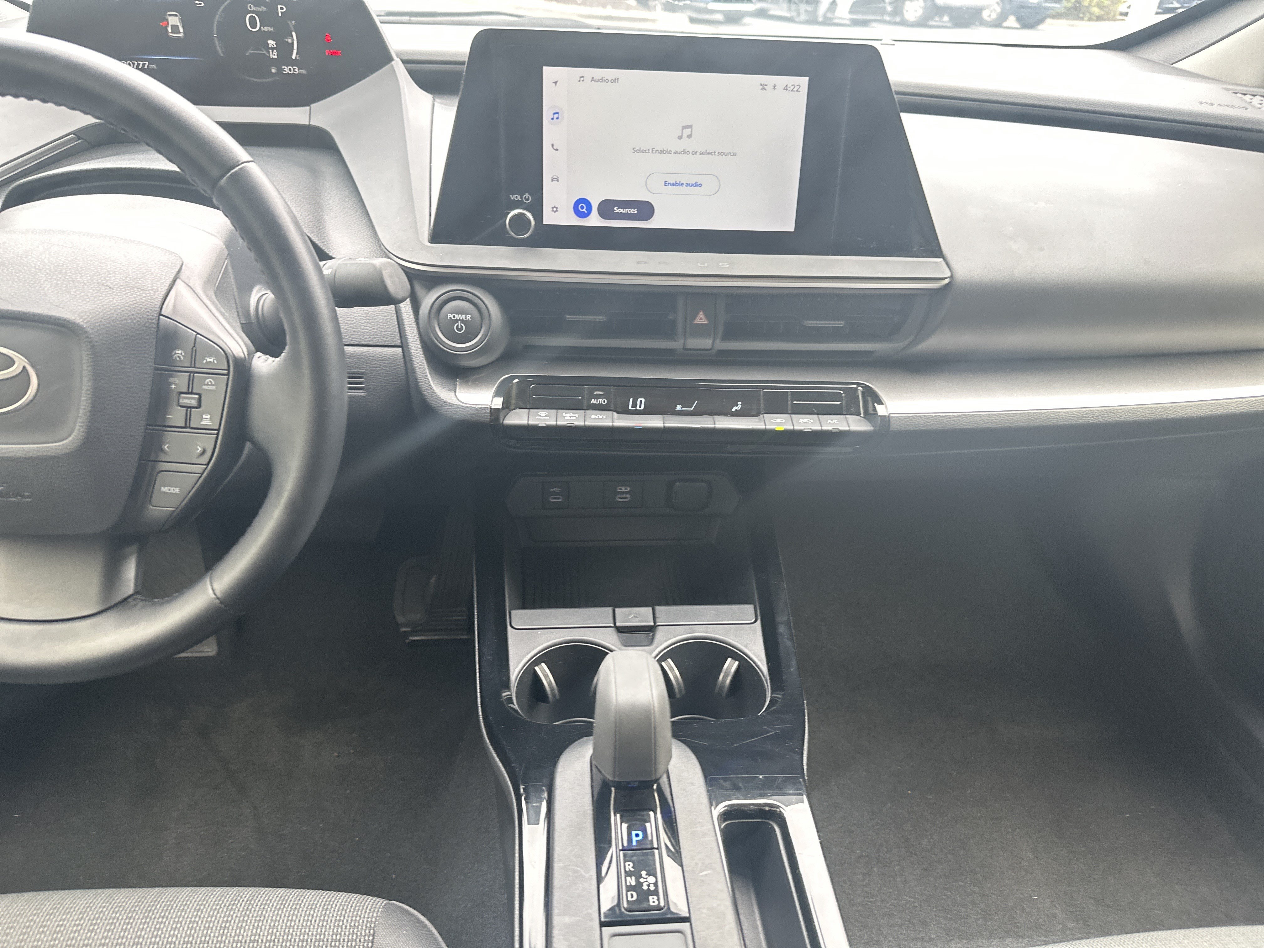 Used 2025 Toyota Prius LE FWD image 25