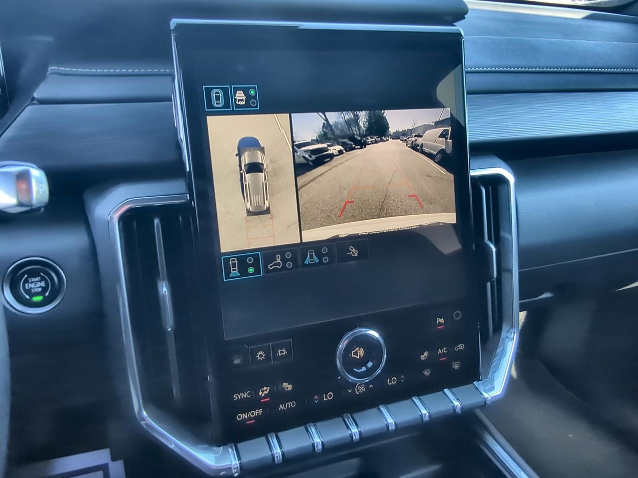 Used 2025 GMC Acadia Elevation w/ Elevation Premium Package image 15