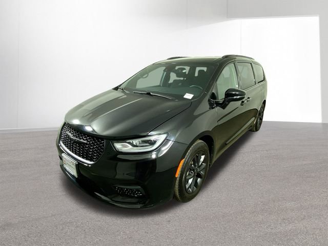 Used 2021 Chrysler Pacifica Touring w/ S Appearance Package