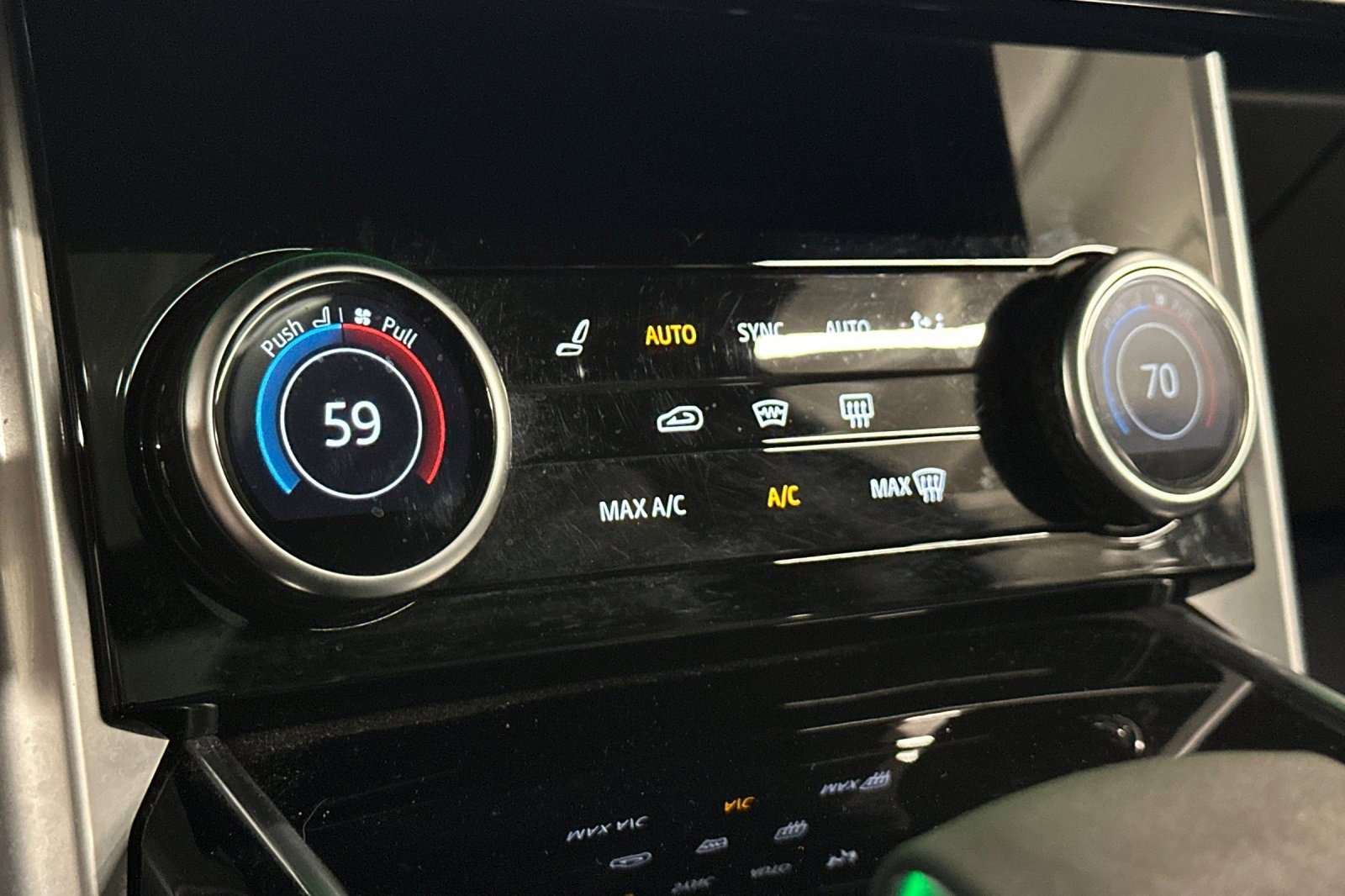 Used 2023 Land Rover Range Rover SE image 23