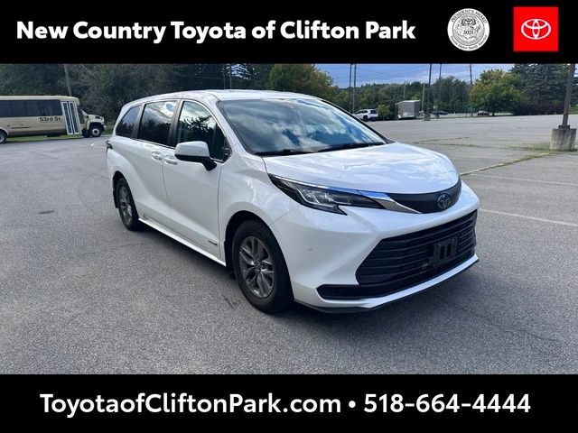 Used 2021 Toyota Sienna LE AWD/4WD image 1