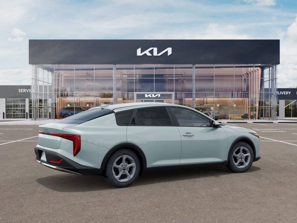 Used 2025 Kia K4 LXS image 6