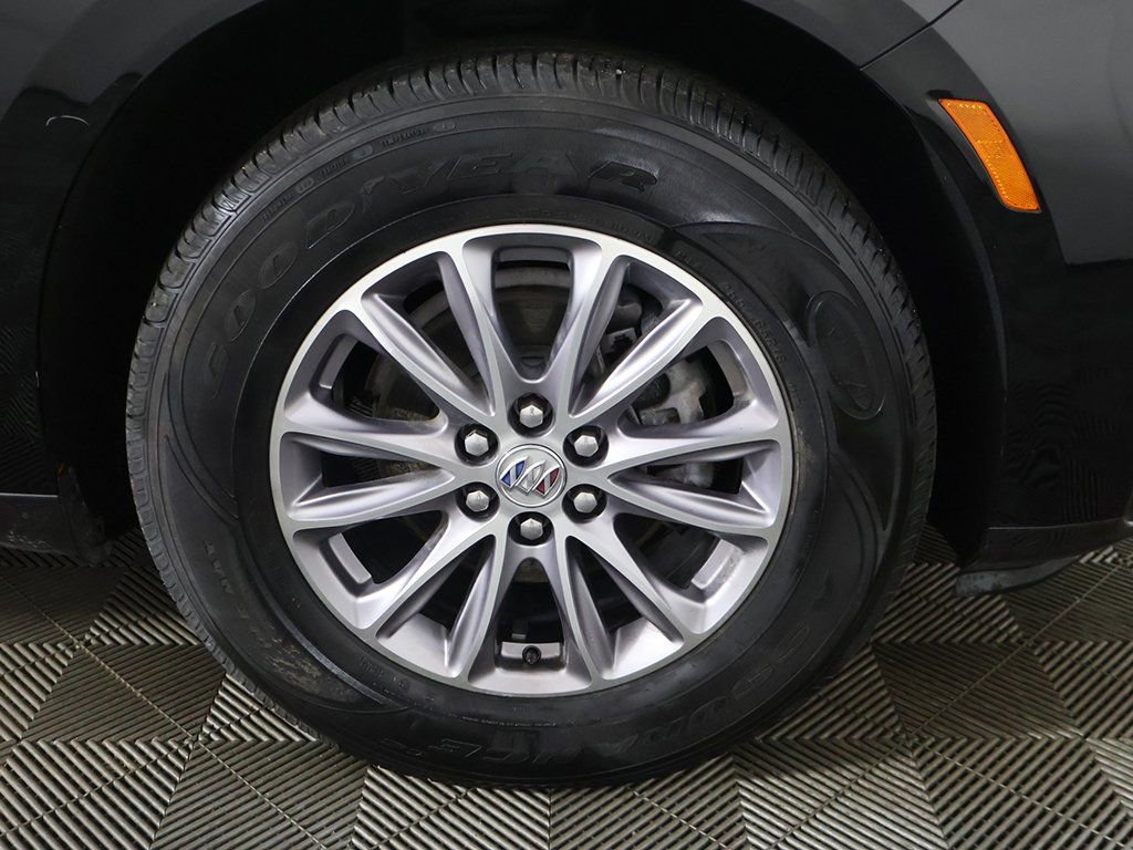 Used 2023 Buick Enclave Essence image 24