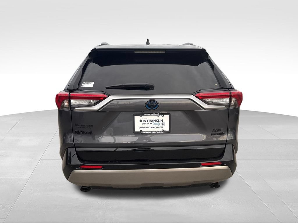 Used 2023 Toyota RAV4 XSE AWD/4WD image 4