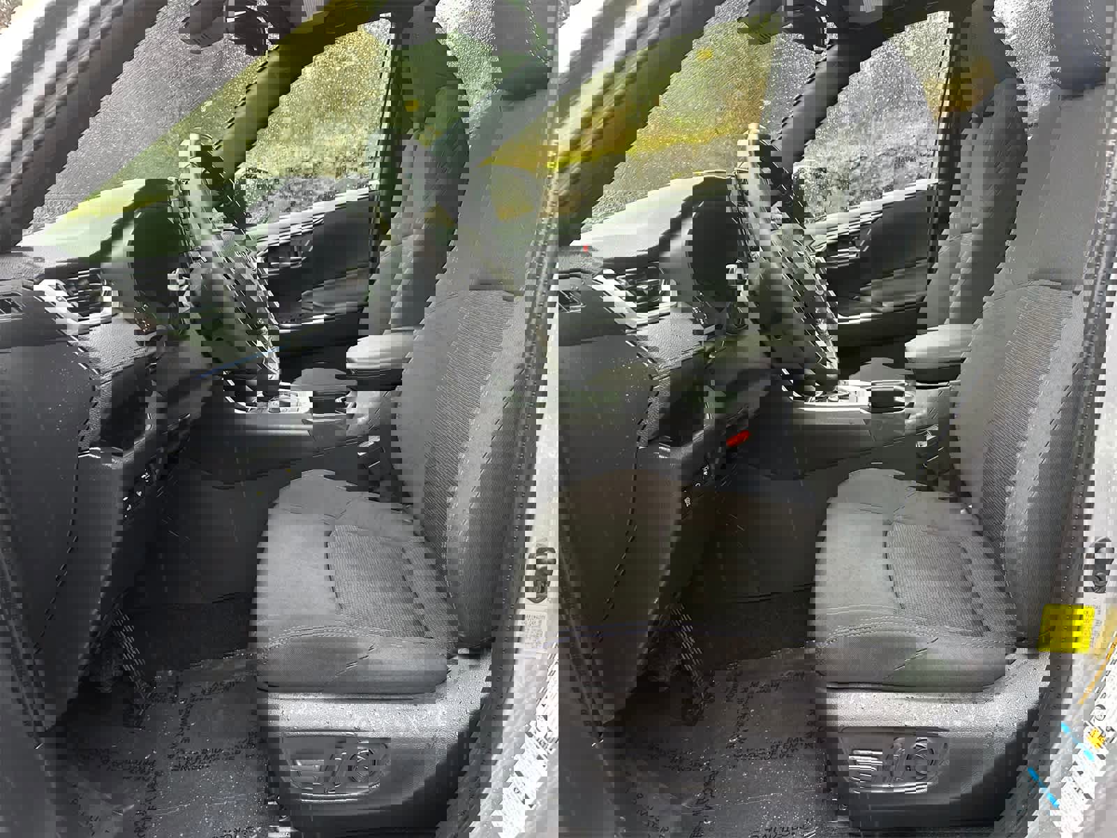 Used 2022 Toyota RAV4 SE image 14