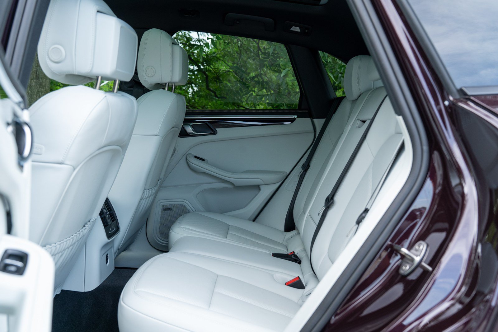Certified 2026 Porsche Macan AWD/4WD image 32
