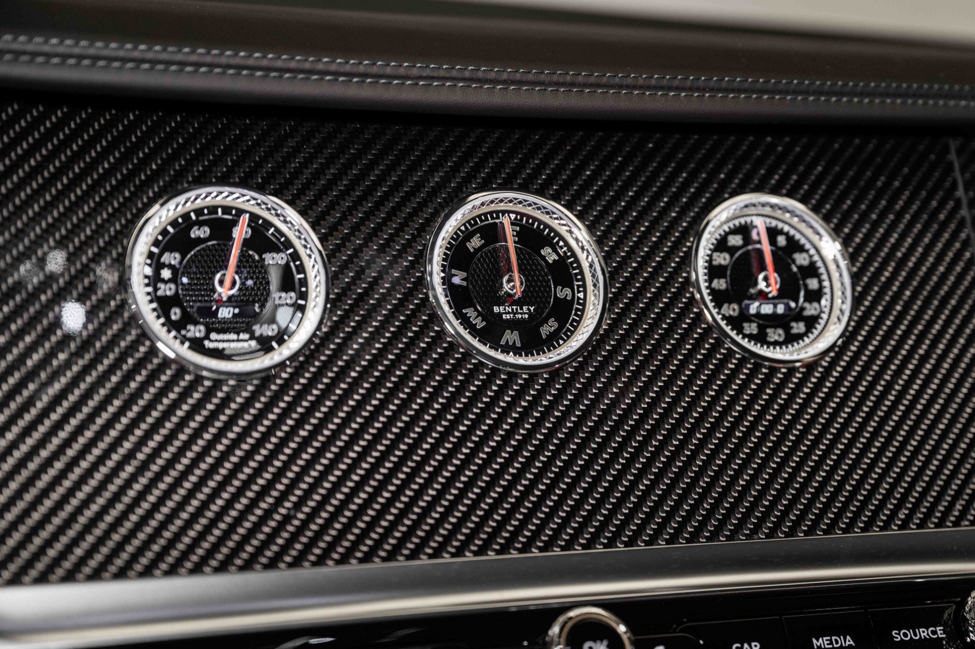 Used 2024 Bentley Continental GT V8 image 27