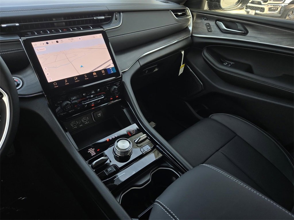 New 2025 Jeep Grand Cherokee Overland w/ Luxury Tech Group IV image 18