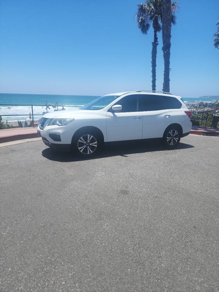 Used 2018 Nissan Pathfinder S FWD image 1