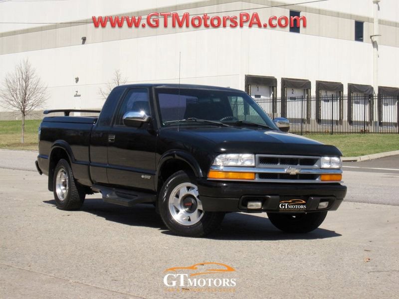 Used 2002 Chevrolet S10 Pickup 2WD Extended Cab w/ Comfort Convenience Pkg image 1