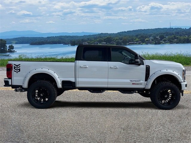 New 2026 Ford F250 Lariat w/ Black Appearance Package image 8