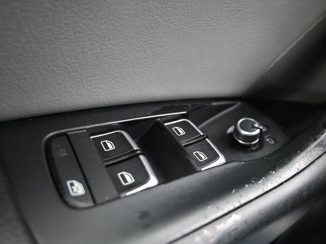 Used 2018 Audi Q3 2.0T Premium FWD image 33
