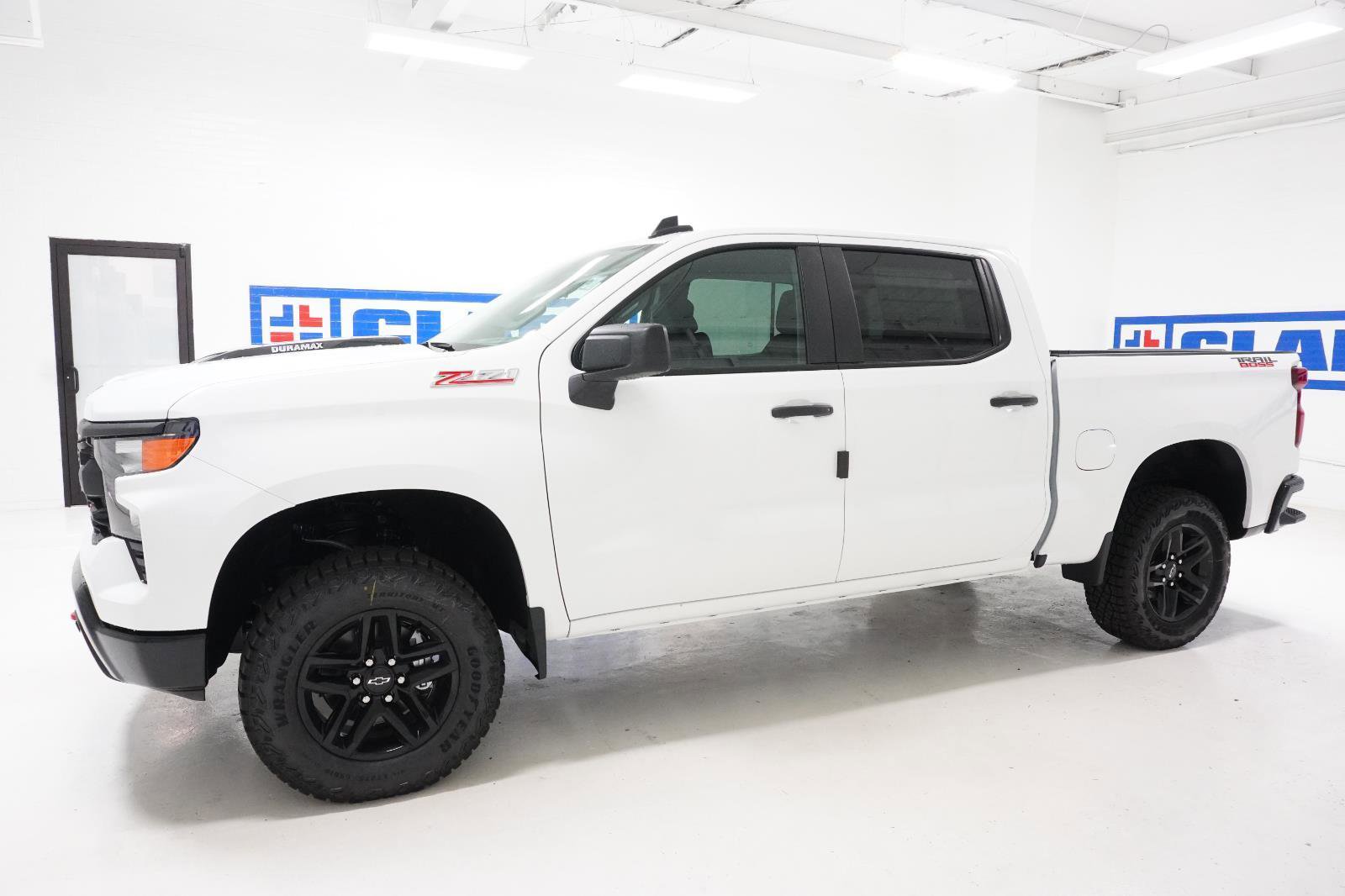 New 2026 Chevrolet Silverado 1500 Custom Trail Boss AWD/4WD image 8