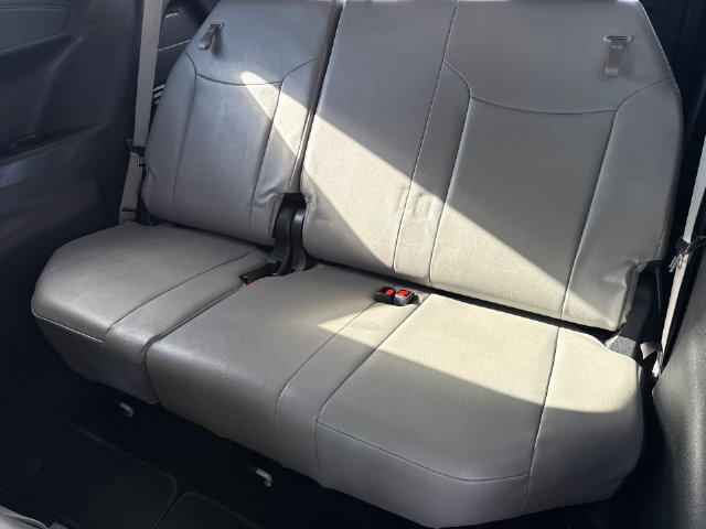 Used 2025 Toyota Sienna XLE FWD image 19