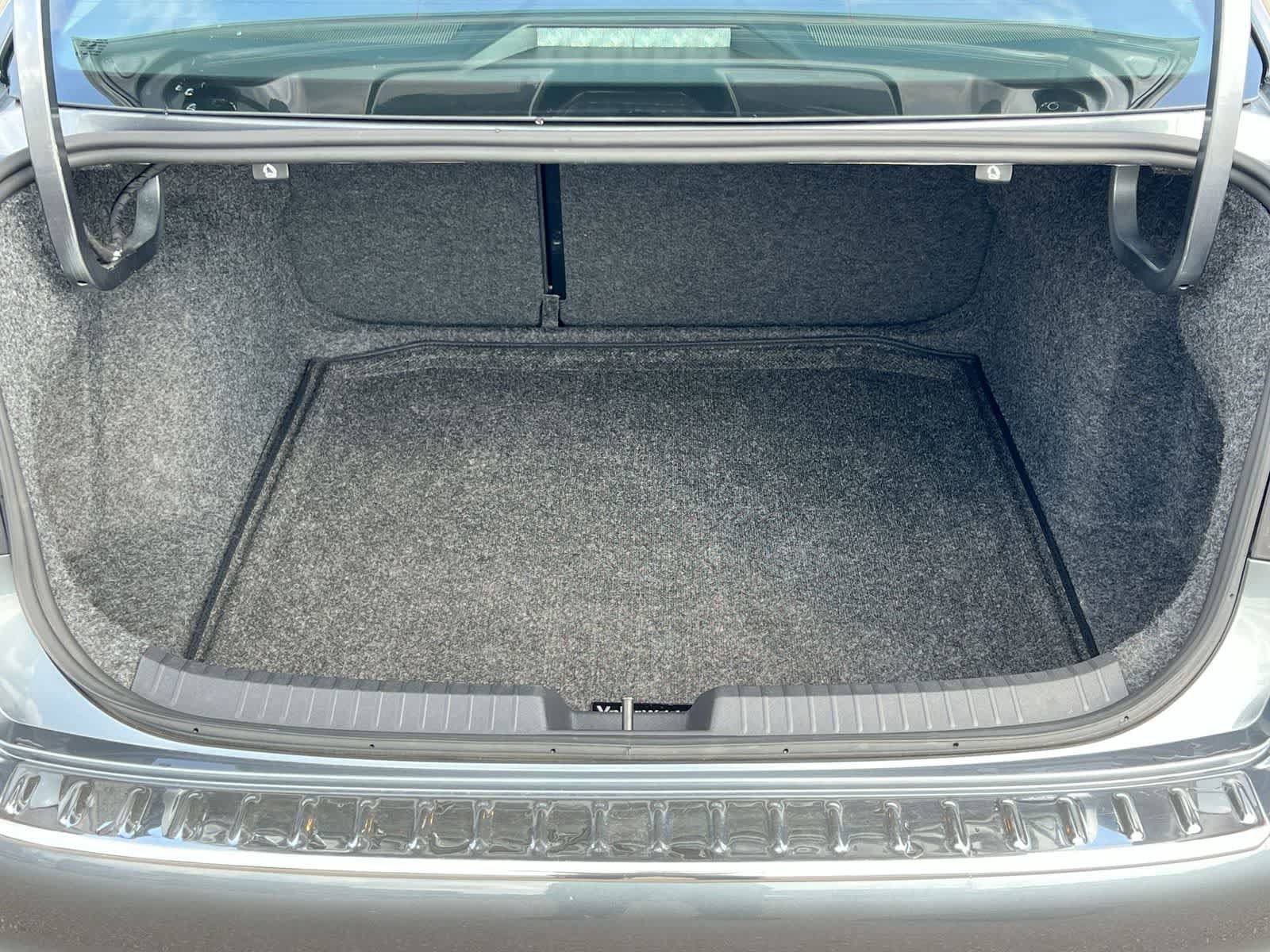 Used 2024 Volkswagen Jetta SE w/ Panoramic Sunroof Package FWD image 34