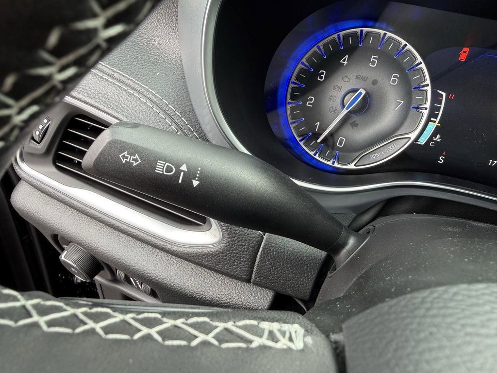 New 2026 Chrysler Pacifica Limited w/ S Appearance Package image 25