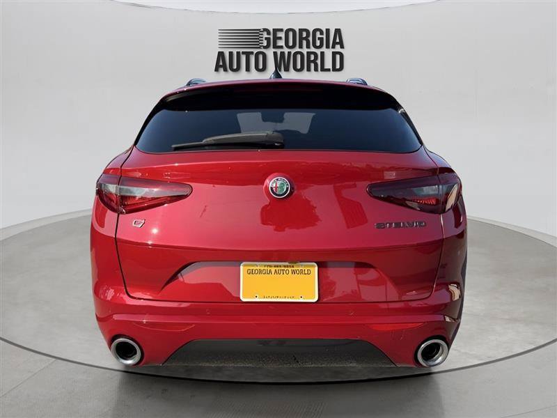 Used 2021 Alfa Romeo Stelvio Ti w/ Premium Package AWD/4WD image 8